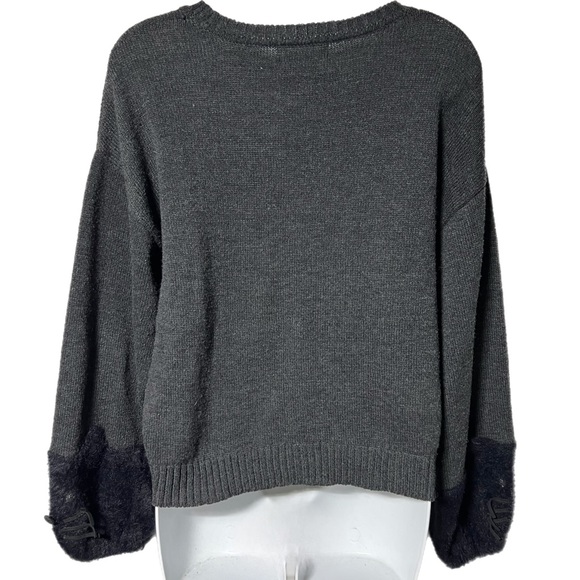 Rivet & Surge Grey Cropped Sweater Fuzzy Kitty Cat Cuff Sleeves M - Picture 4 of 8